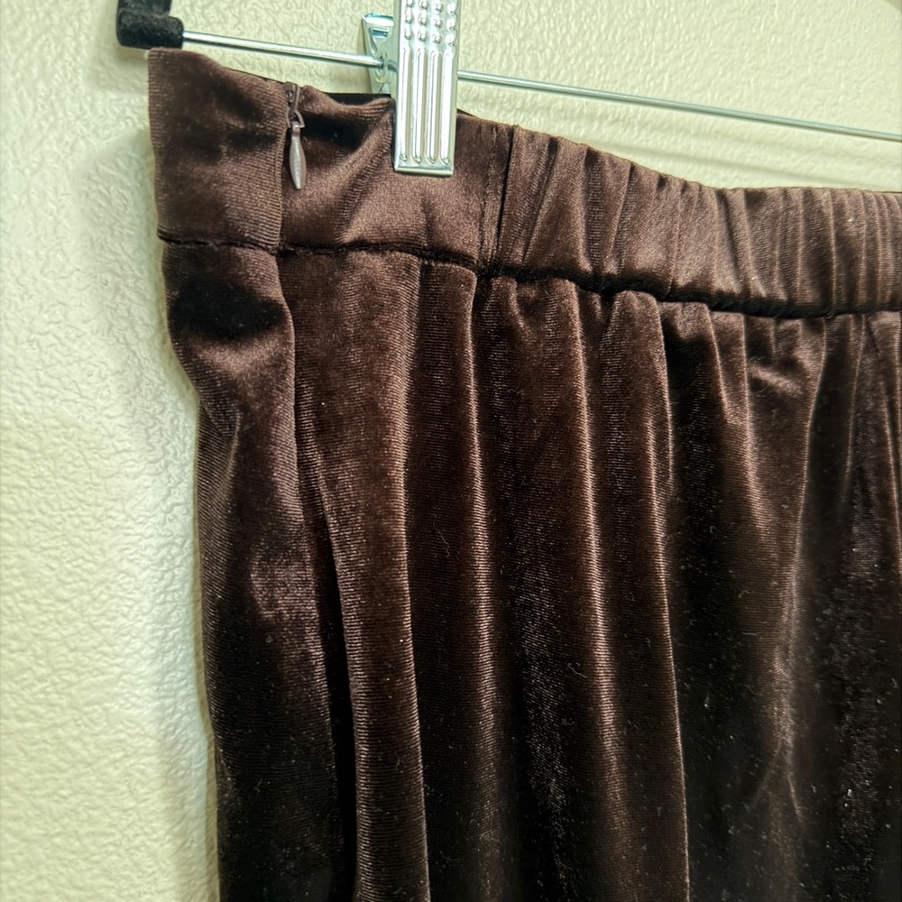 Velvet wide leg Brown Pants - Picture 5 of 5